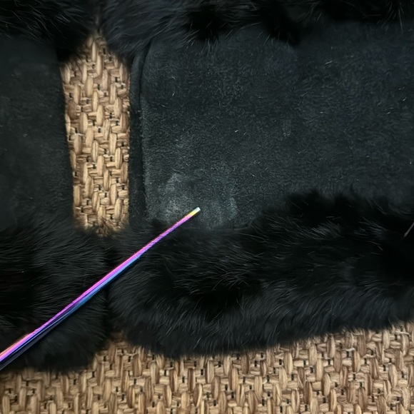 Vintage Suede and Rabbit Fur Fringed Mittens - Picture 5 of 10